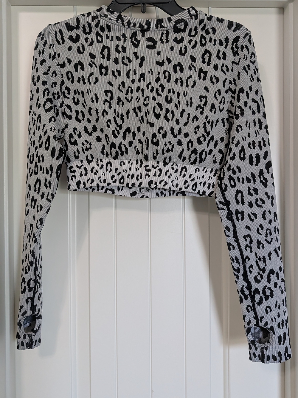 Cropped Long-Sleeve Leopard Print Top - Black on Light Gray